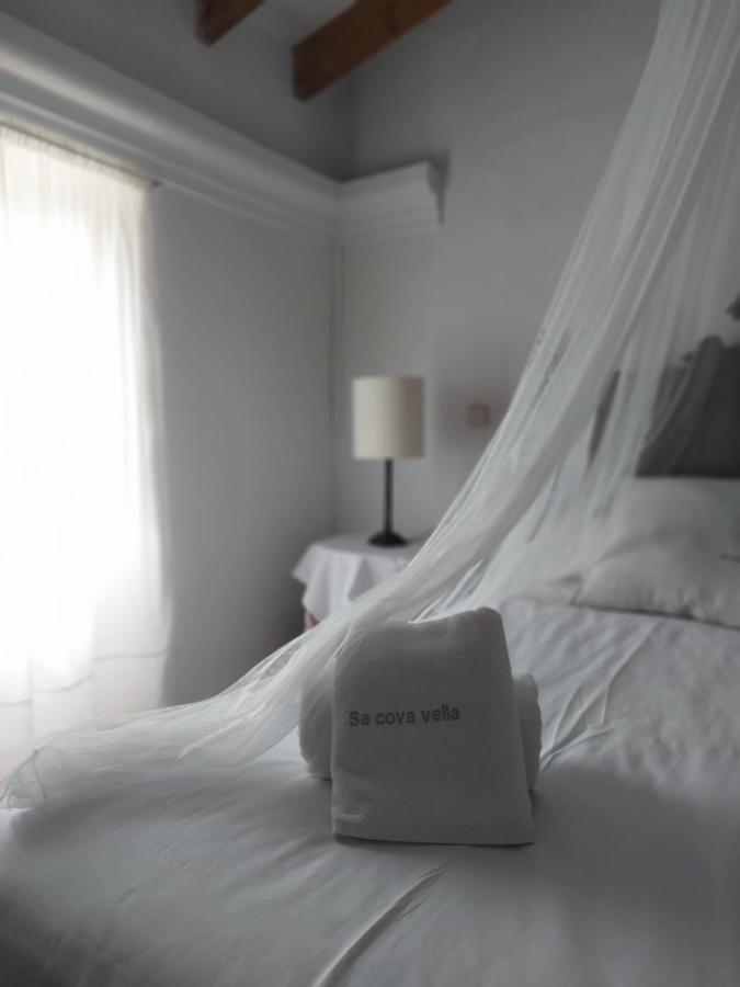 Sa Cova Vella Farm stay *